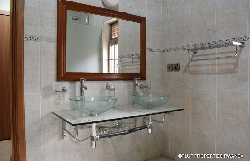 nyarutarama house for rent (12)
