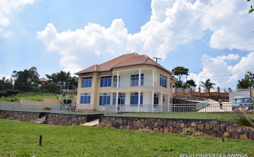 nyarutarama commercial house (1)