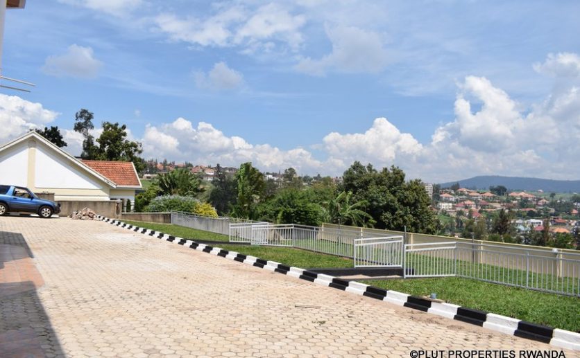 nyarutarama commercial house (4)