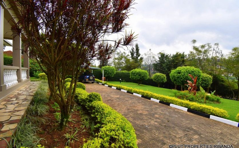 nyarutarama rental house plut properties (11)