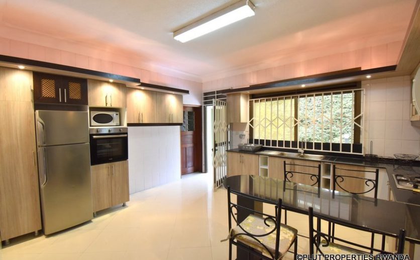 nyarutarama rental house plut properties (4)