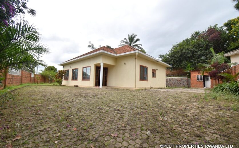 House for rent in Kiyovu (1)