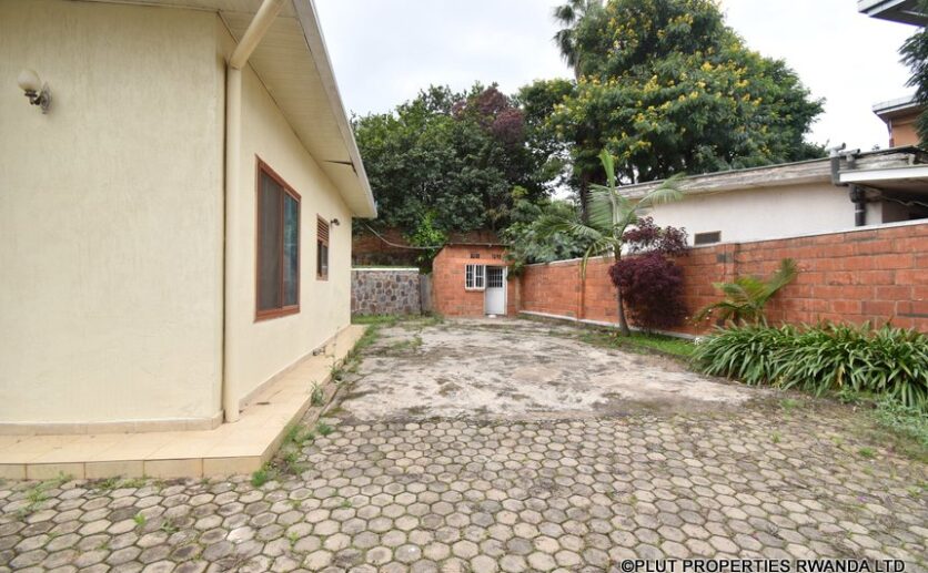 House for rent in Kiyovu (2)