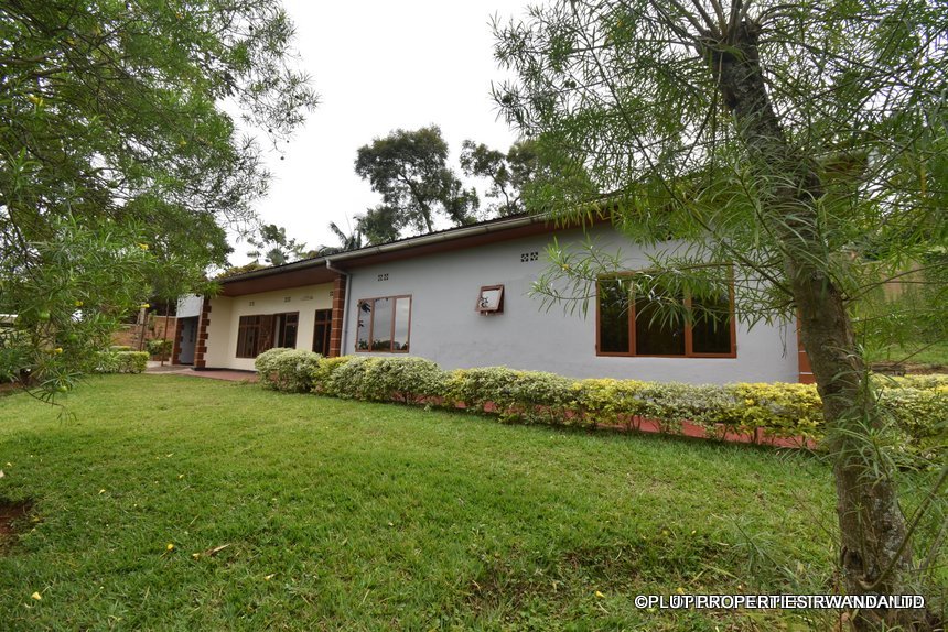 unfurnished house for rent in Kiyovu