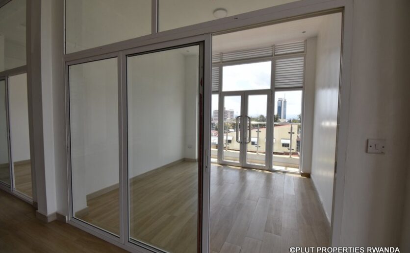 coworking space office plut properties (4)