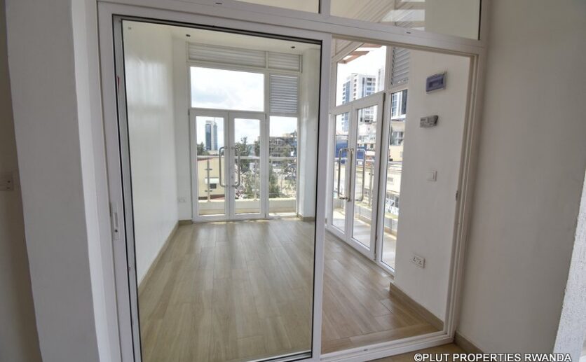 coworking space office plut properties (5)