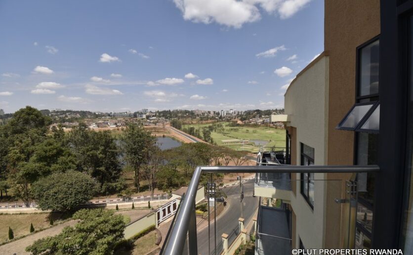 lakewood golf apartment top floor plut properties (11)