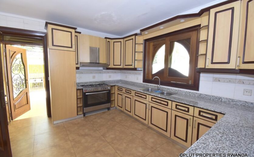 plut properties Nyarutarama rental (23)