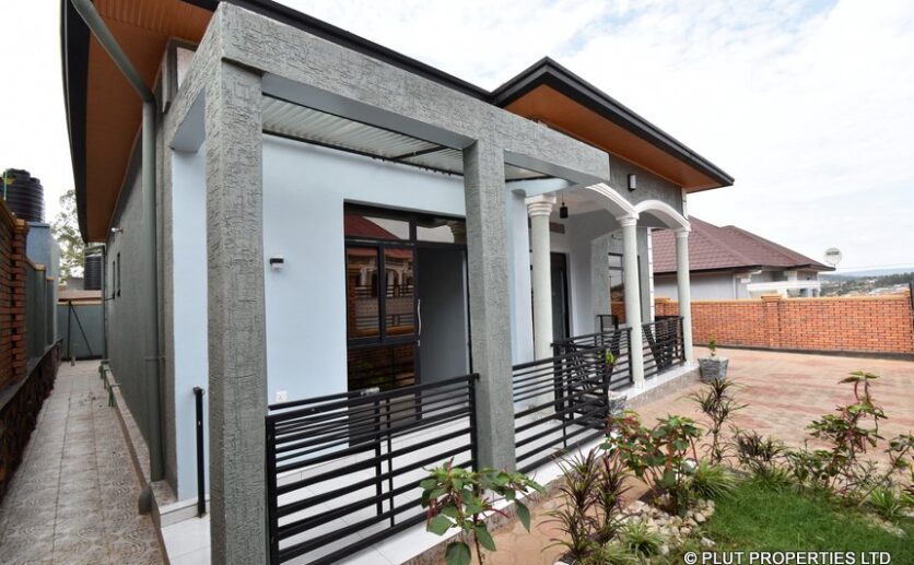 HOUSE FOR SALE IN KANOMBE PLUT PROPERTIES (2)