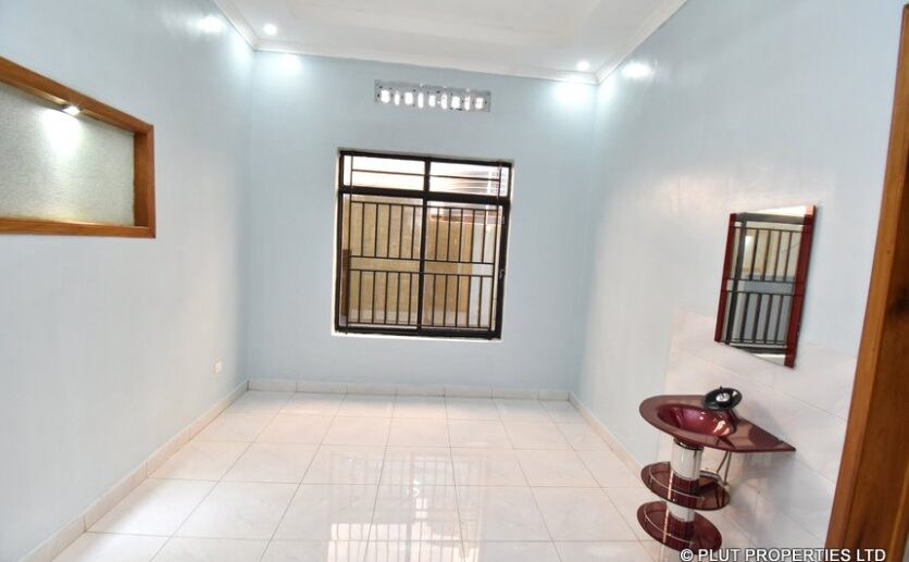 HOUSE FOR SALE IN KANOMBE PLUT PROPERTIES (5)
