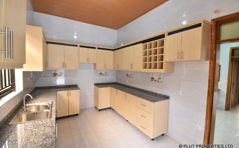 HOUSE FOR SALE IN KANOMBE PLUT PROPERTIES (8)