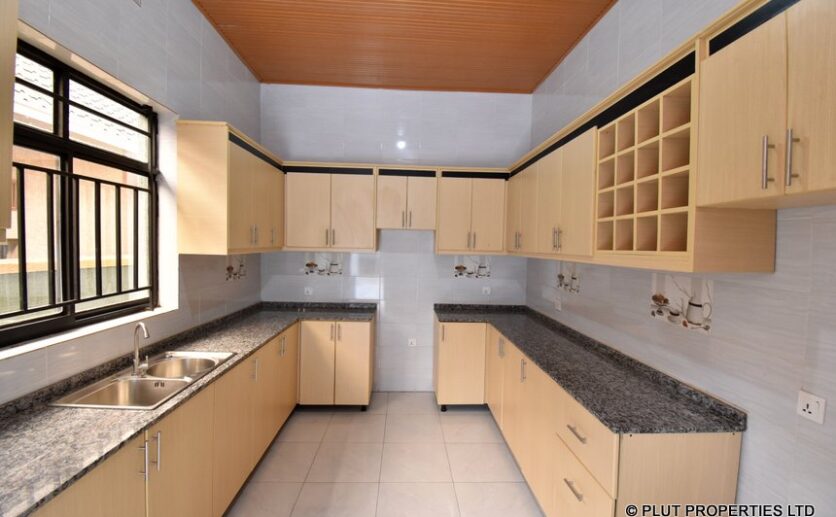 HOUSE FOR SALE IN KANOMBE PLUT PROPERTIES (9)
