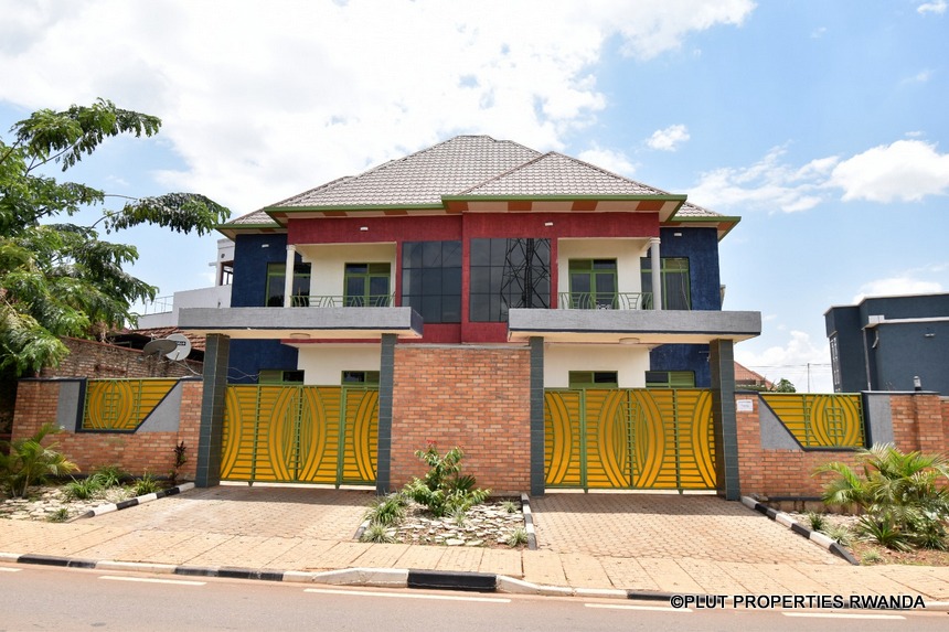 Semi-detached for rent in Karama