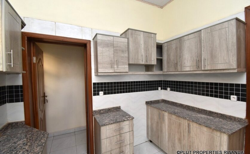 beautiful house in kanombe (12)
