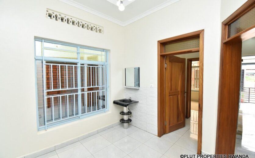 beautiful house in kanombe (7)