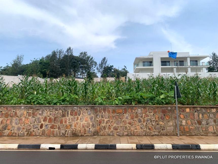Land for sale in Kinyinya.