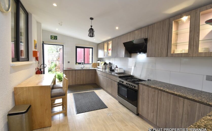 rebero villa for rent plut properties (18)