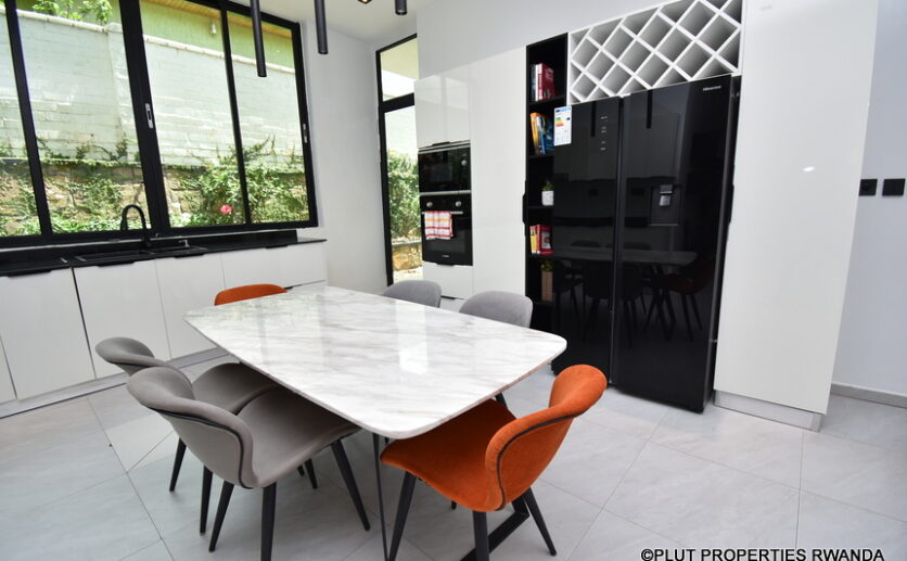 rent an apartment in Rebero (12)