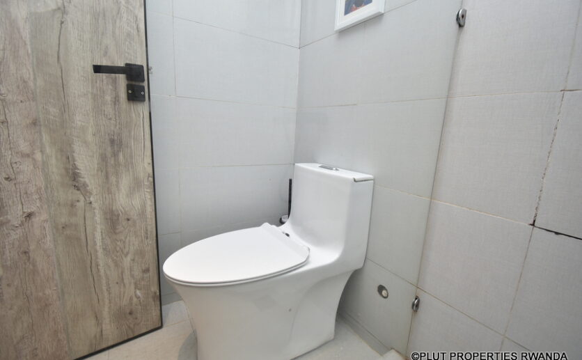rent an apartment in Rebero (19)