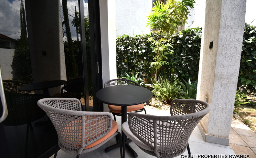 rent an apartment in Rebero (6)