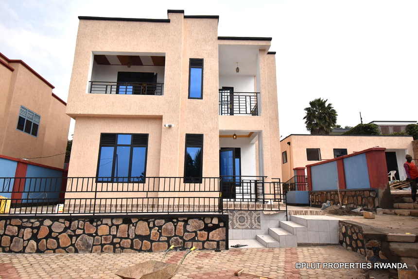 Unfurnished house for rent in Kibagabaga.