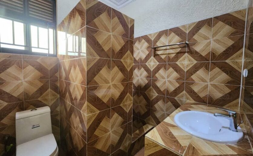 unfurnished house for rent in Kibagabaga (5)