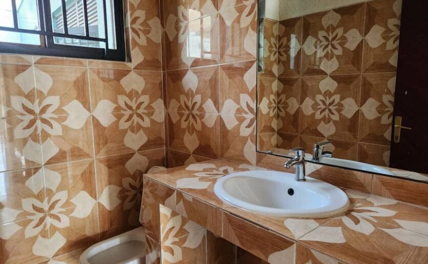 unfurnished house for rent in Kibagabaga (9)