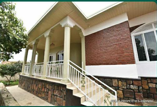 House for rent in Rebero.