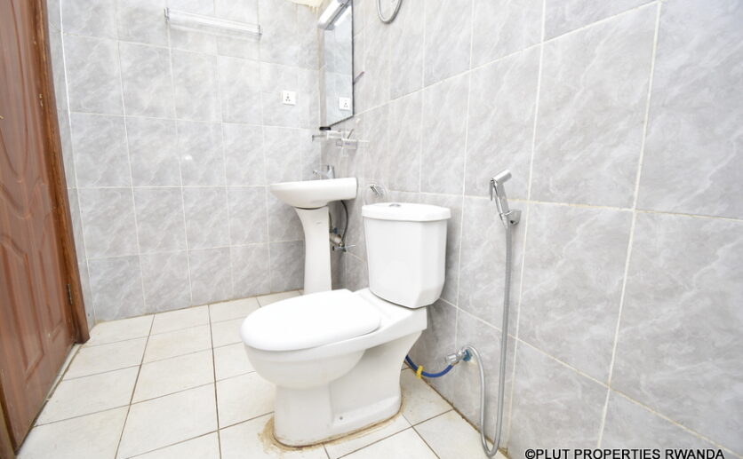 unfurnished apartment for rent in rebero (7)