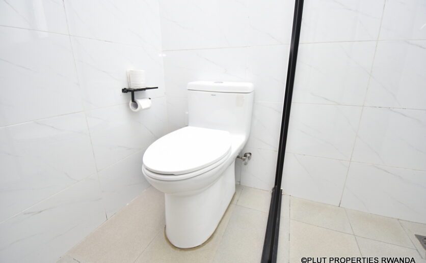 a deluxe furnished apartment for rent in nyarutarama (6)