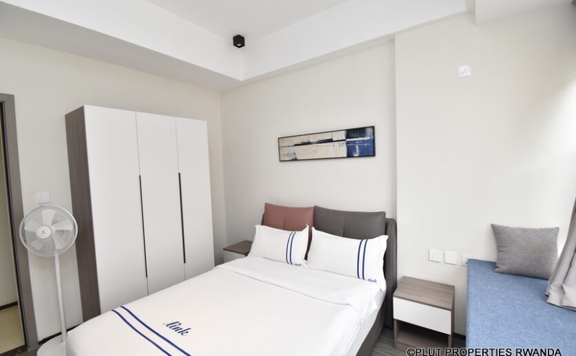 a deluxe furnished apartment for rent in nyarutarama (9)