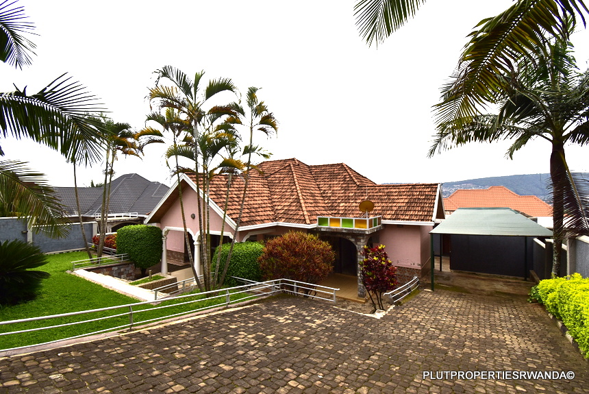 House for rent in Rebero