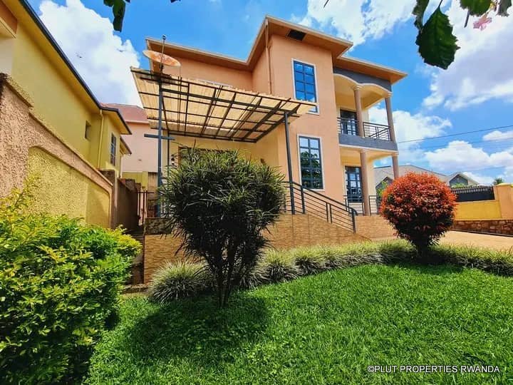 Unfurnished house for rent in Kibagabaga.