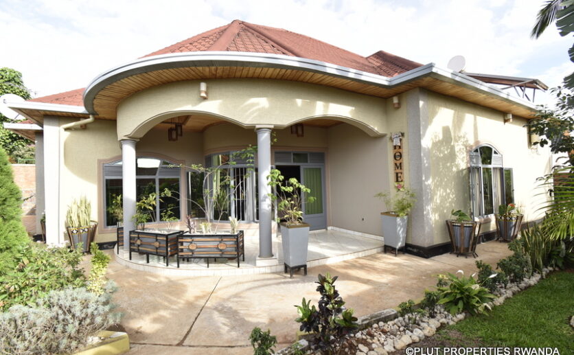Furnisehd house for rent in Rebero (3)