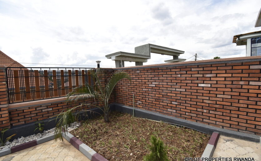 beautiful house for sale in Remera (10)