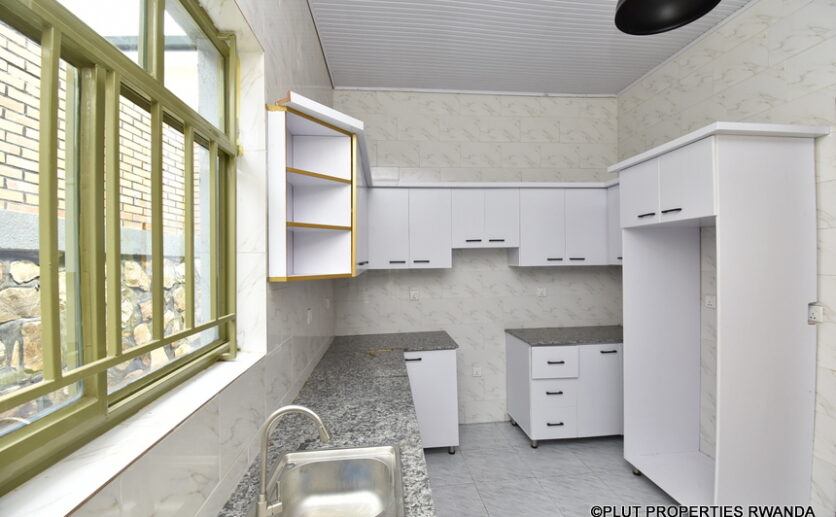 beautiful house for sale in Remera (8)