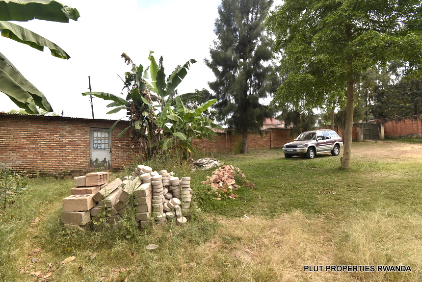 Big plot for sale in Kigali Nyamirambo.