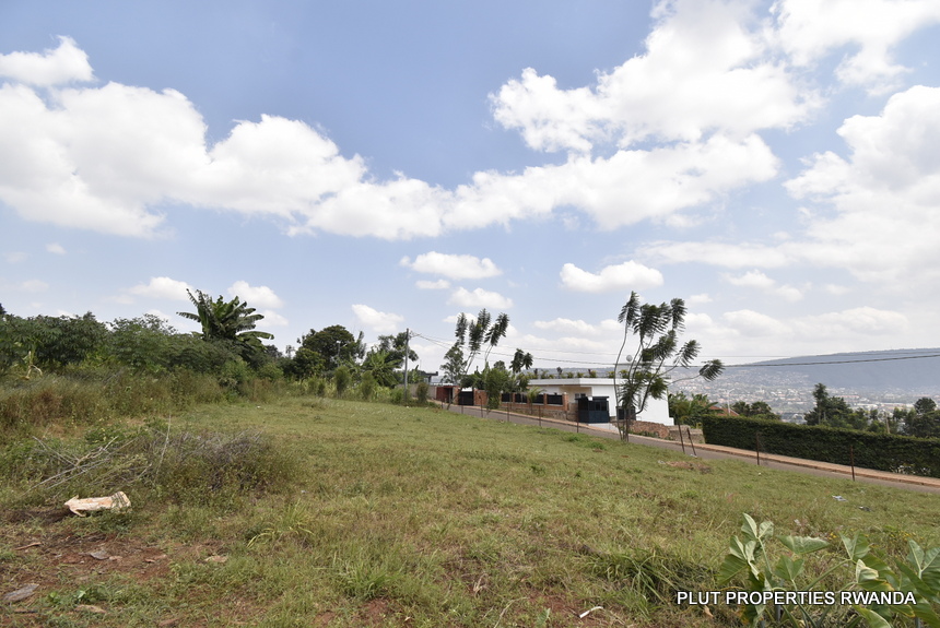 Buy land in Rebero.