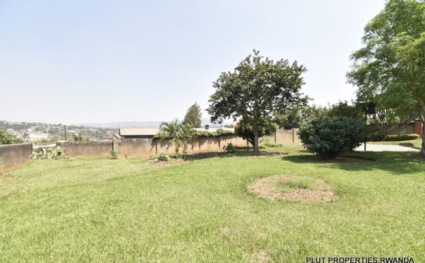 house with basket ball court for rent (39)