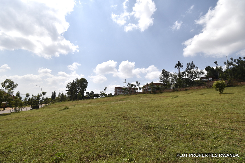 Big plot for sale in Rebero.