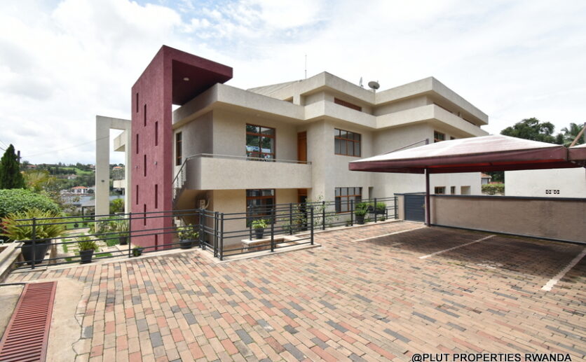 serviced modern ground floor apartment (update) (13)