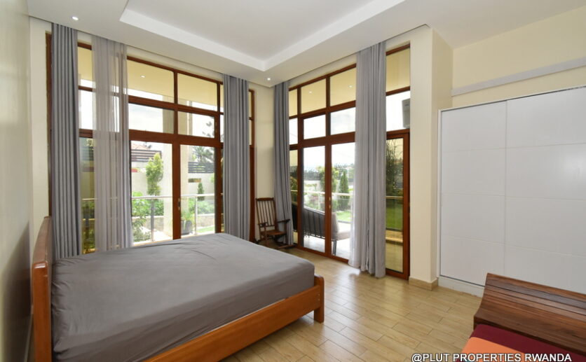 serviced modern ground floor apartment (update) (5)