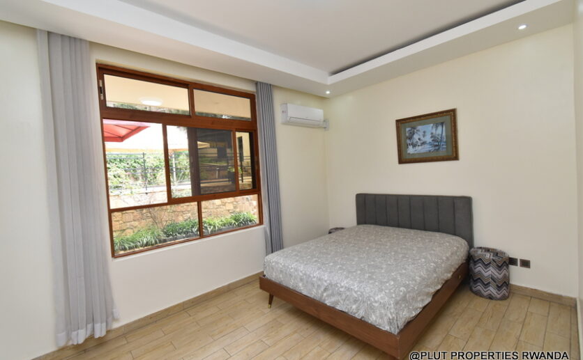 serviced modern ground floor apartment (update) (6)
