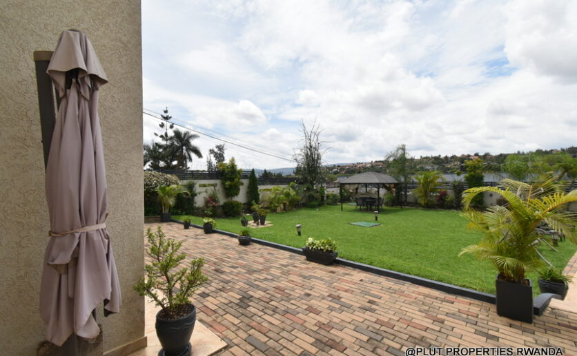 serviced modern ground floor apartment (update) (8)