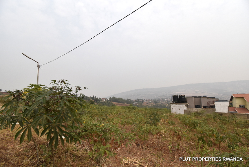 Big plot for sale in Rebero.