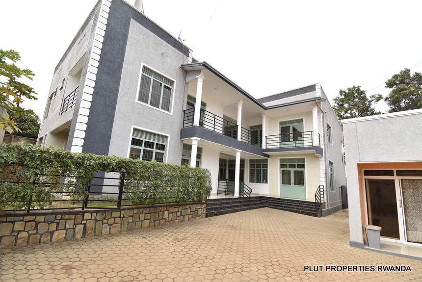  Unfurnished apartment in Kabeza.