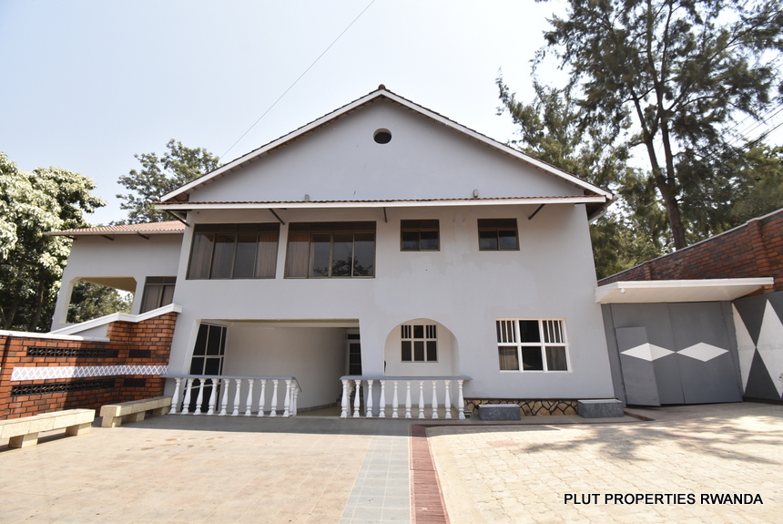 10 Big rooms for rent in Kacyiru.