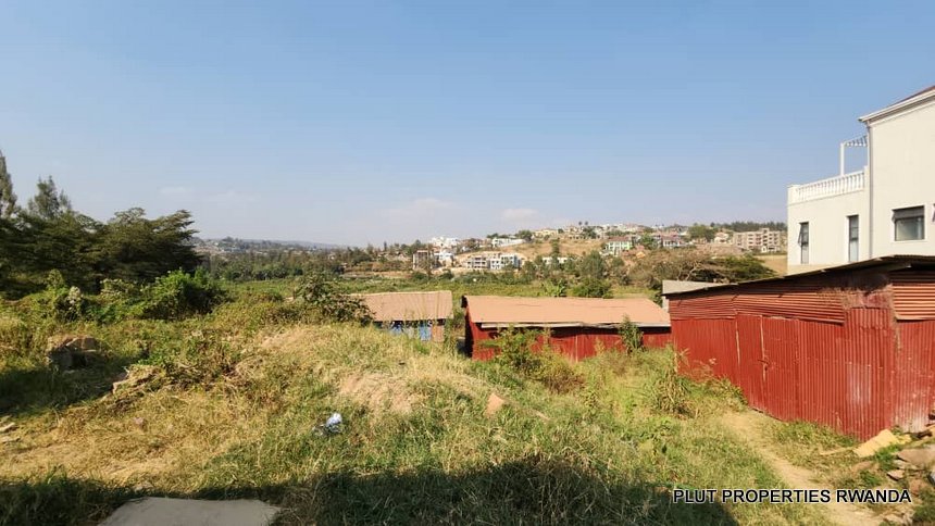 Land for sale in Nyarutarama.