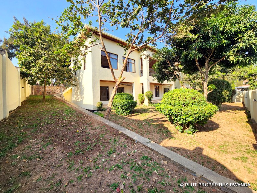 House in Nyarutarama For Rent