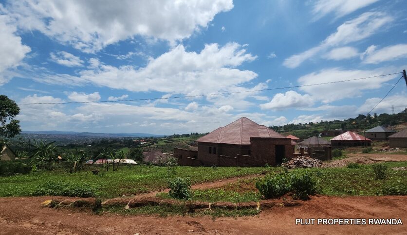 Buy land in Bumbogo 2 plut properties (9)